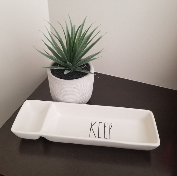 Keep Tray - Rae Dunn - Picture 1 of 3